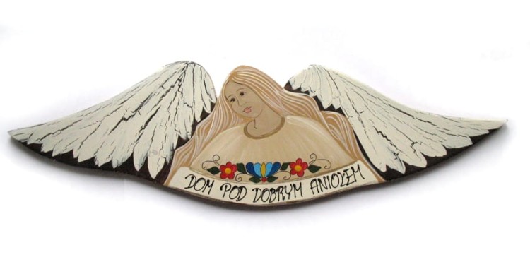 Dom-pod-dobrym aniolem-ciemne-tlo-rekodzielo