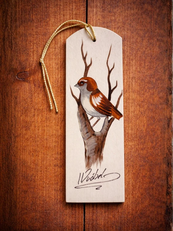 Zakladka-drewniana-z-ptaszkiem-wrobel.jpg