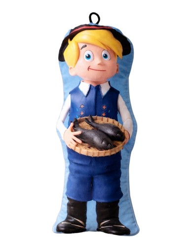 Maskotka-dekoracyjna- chłopiec-w-kaszubskim-stroju-ludowym-haft.jpg