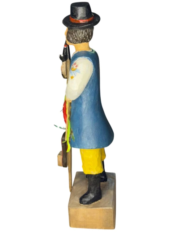 figurka_kaszuba_z_instrumentem