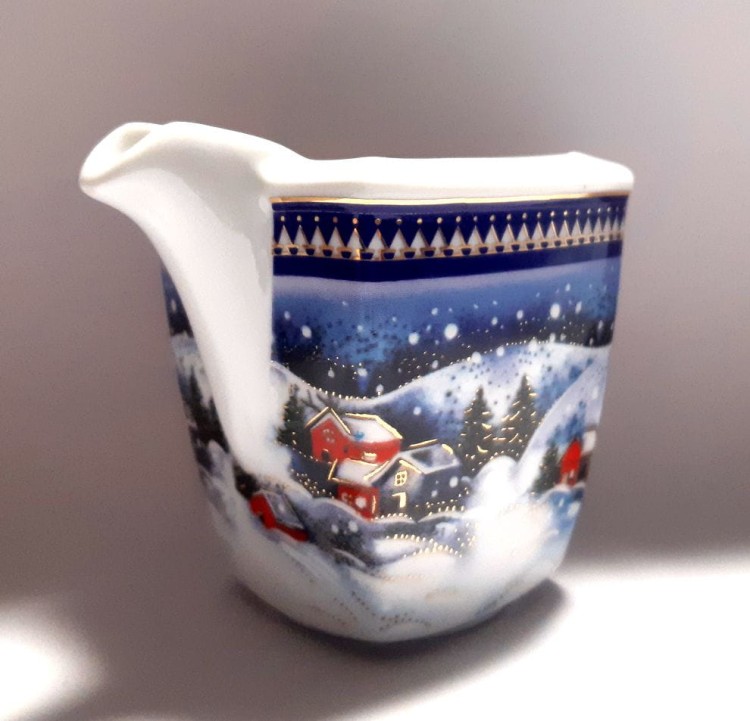 Świąteczny mlecznik porcelana Lubiana Wiktoria (1).jpg