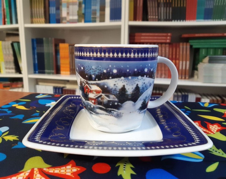 Świąteczna filiżanka i spodek porcelana Lubiana3.jpg