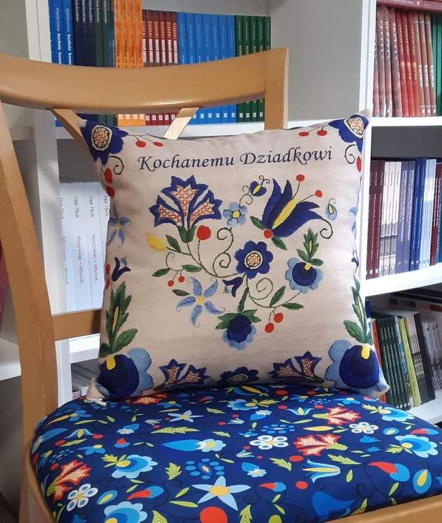 Poduszka_kaszubska_Dzień_Dziadka.jpg